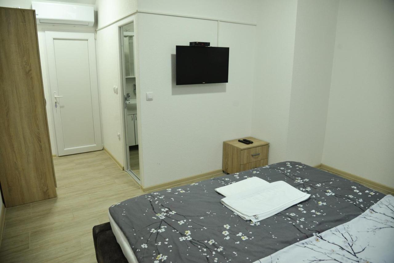 Binta Hostel Вране Экстерьер фото