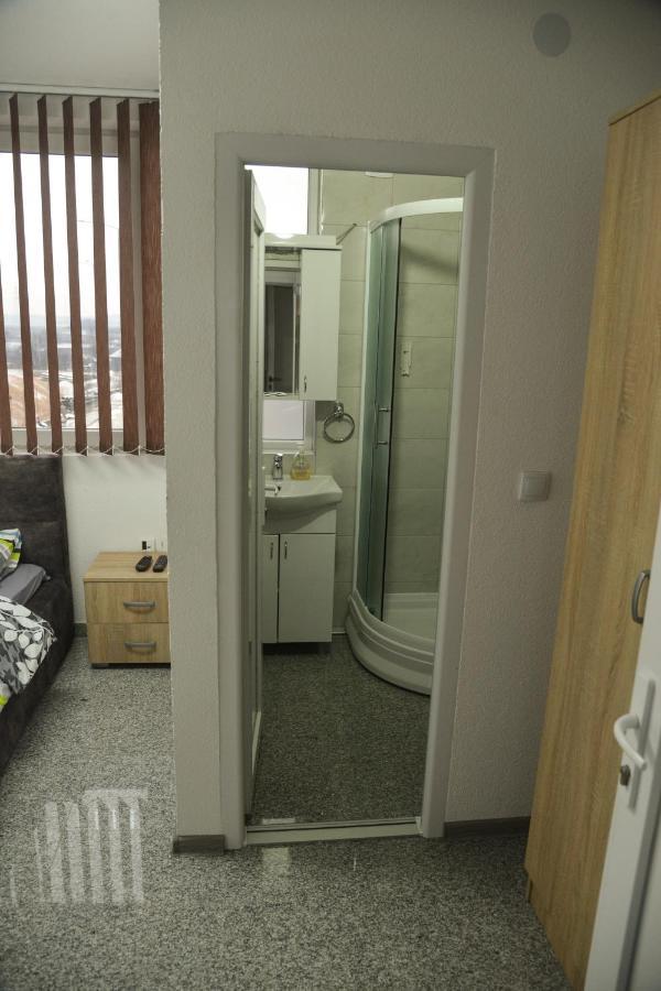 Binta Hostel Вране Экстерьер фото