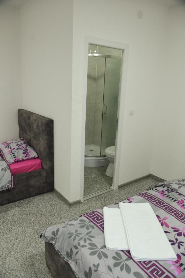 Binta Hostel Вране Экстерьер фото