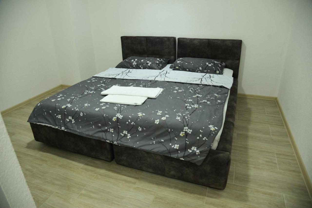 Binta Hostel Вране Экстерьер фото