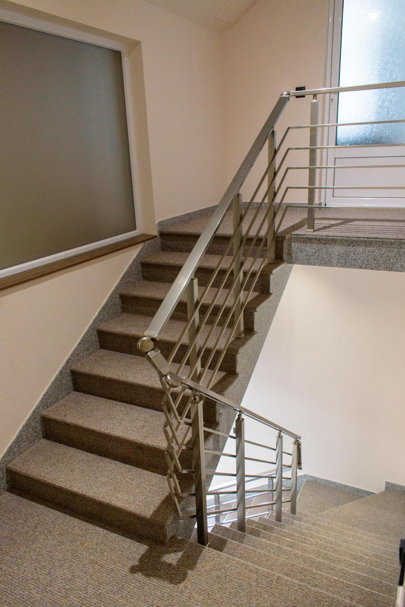 Binta Hostel Вране Экстерьер фото