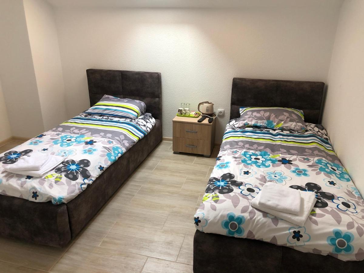 Binta Hostel Вране Экстерьер фото