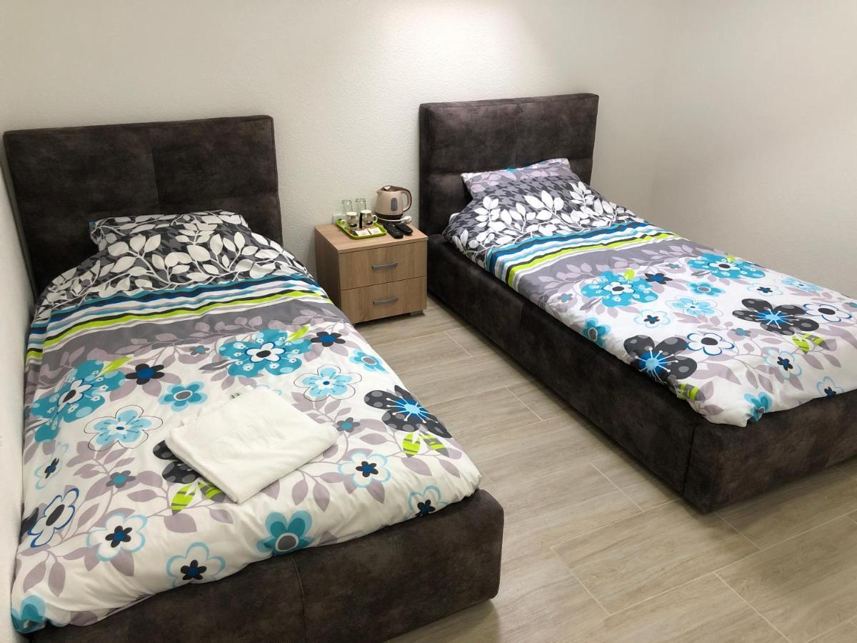 Binta Hostel Вране Экстерьер фото